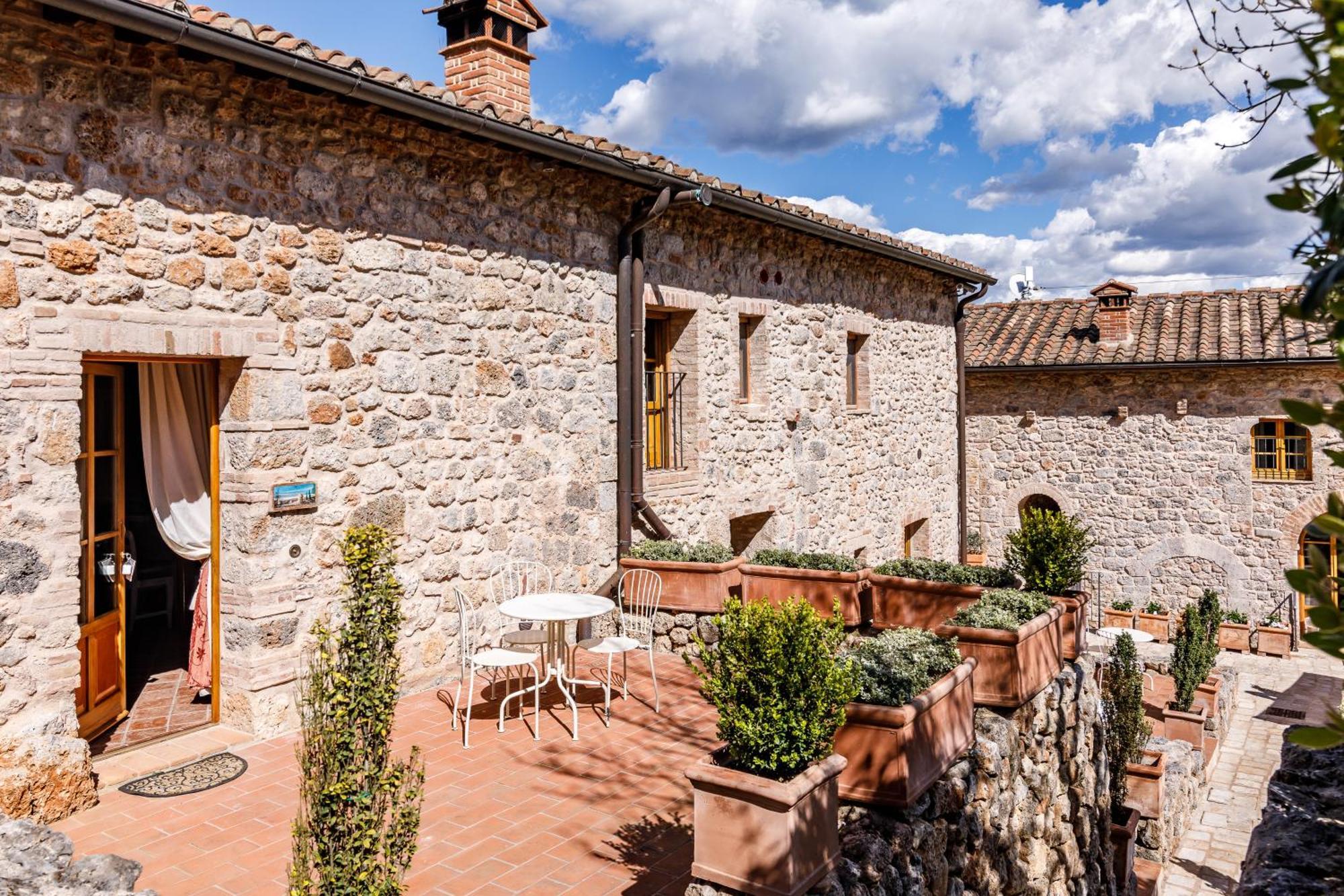 Relais La Costa Historical Residence Монтериджоні Екстер'єр фото